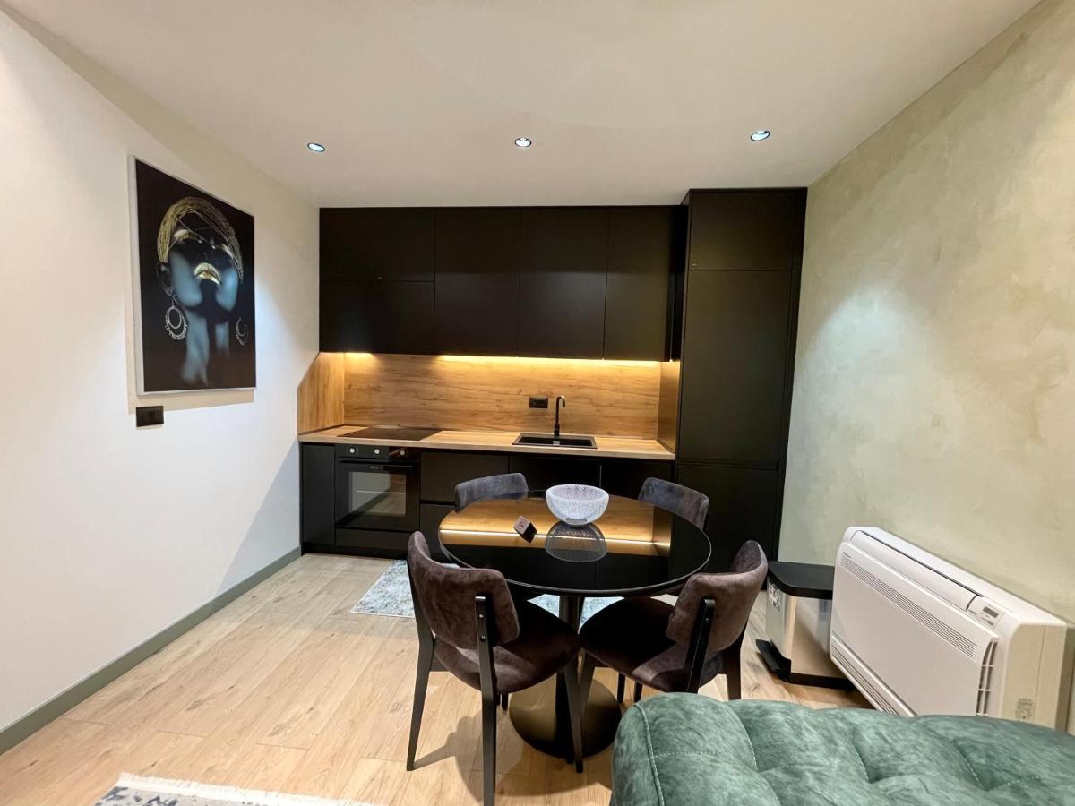 Queens Luxury Apartments Tiran Dış mekan fotoğraf