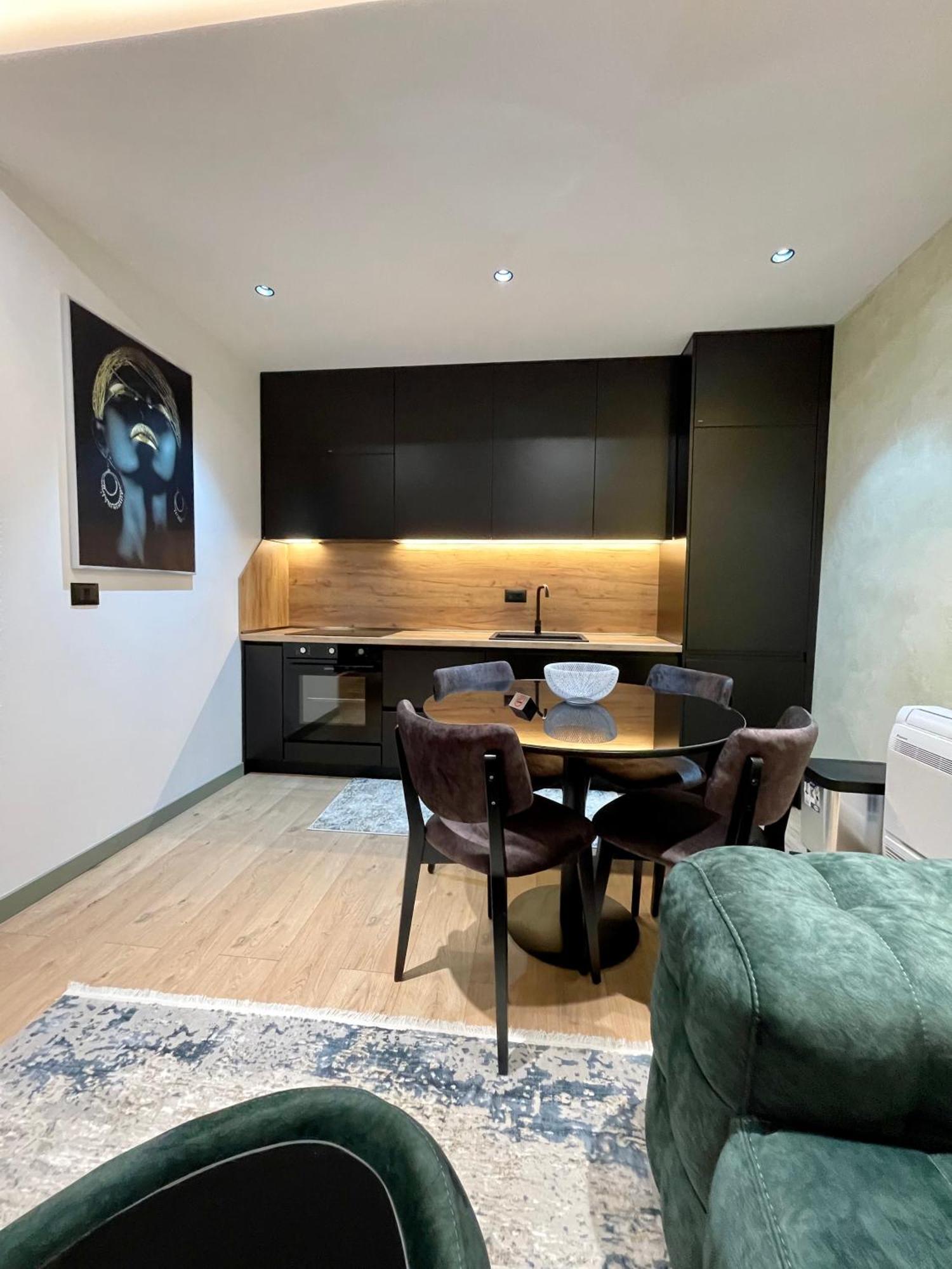 Queens Luxury Apartments Tiran Dış mekan fotoğraf